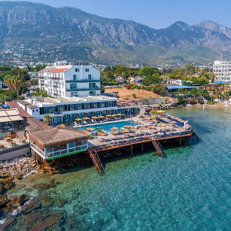 Manolya Hotel Лапитос Екстериор снимка