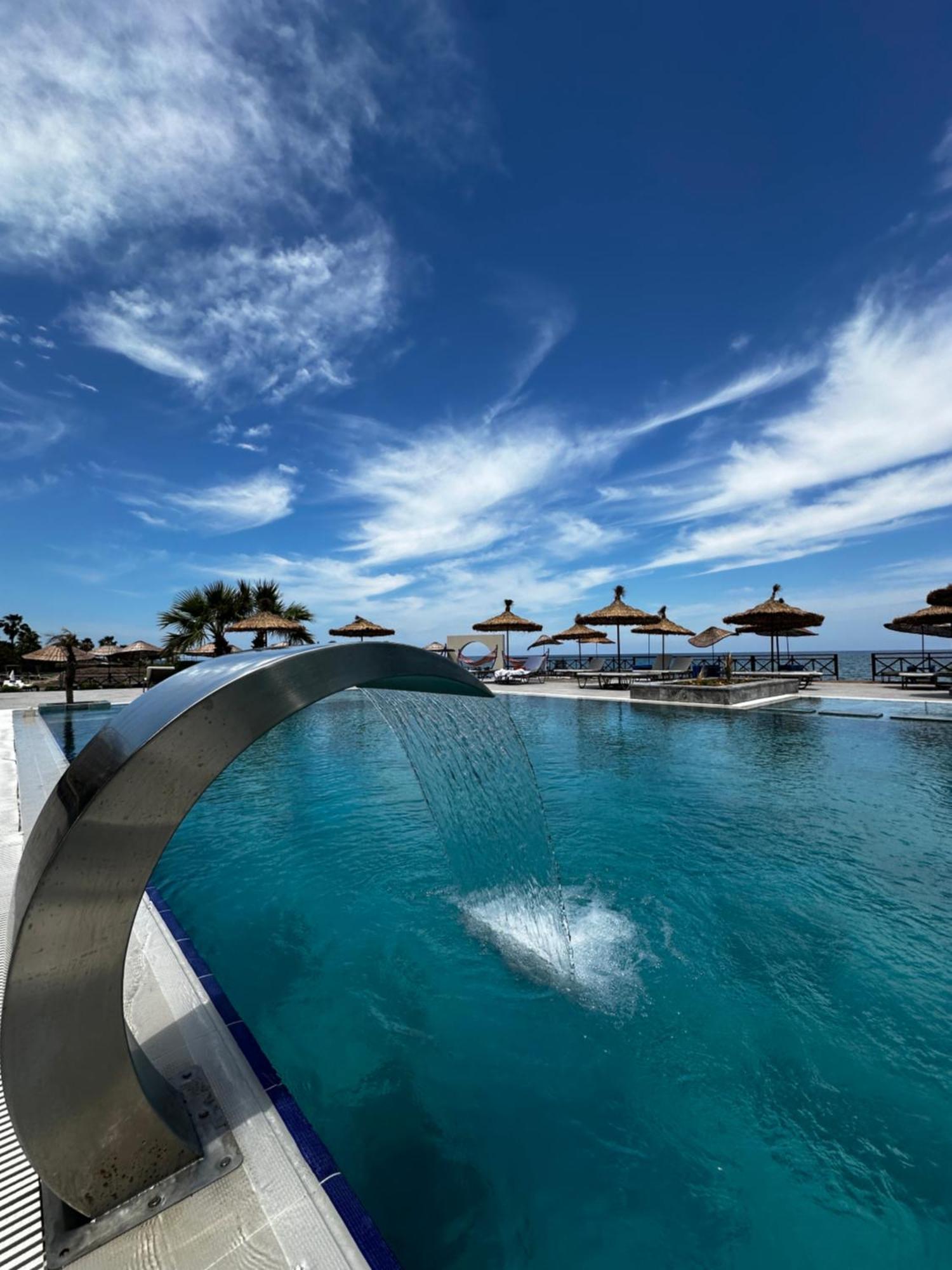 Manolya Hotel Лапитос Екстериор снимка