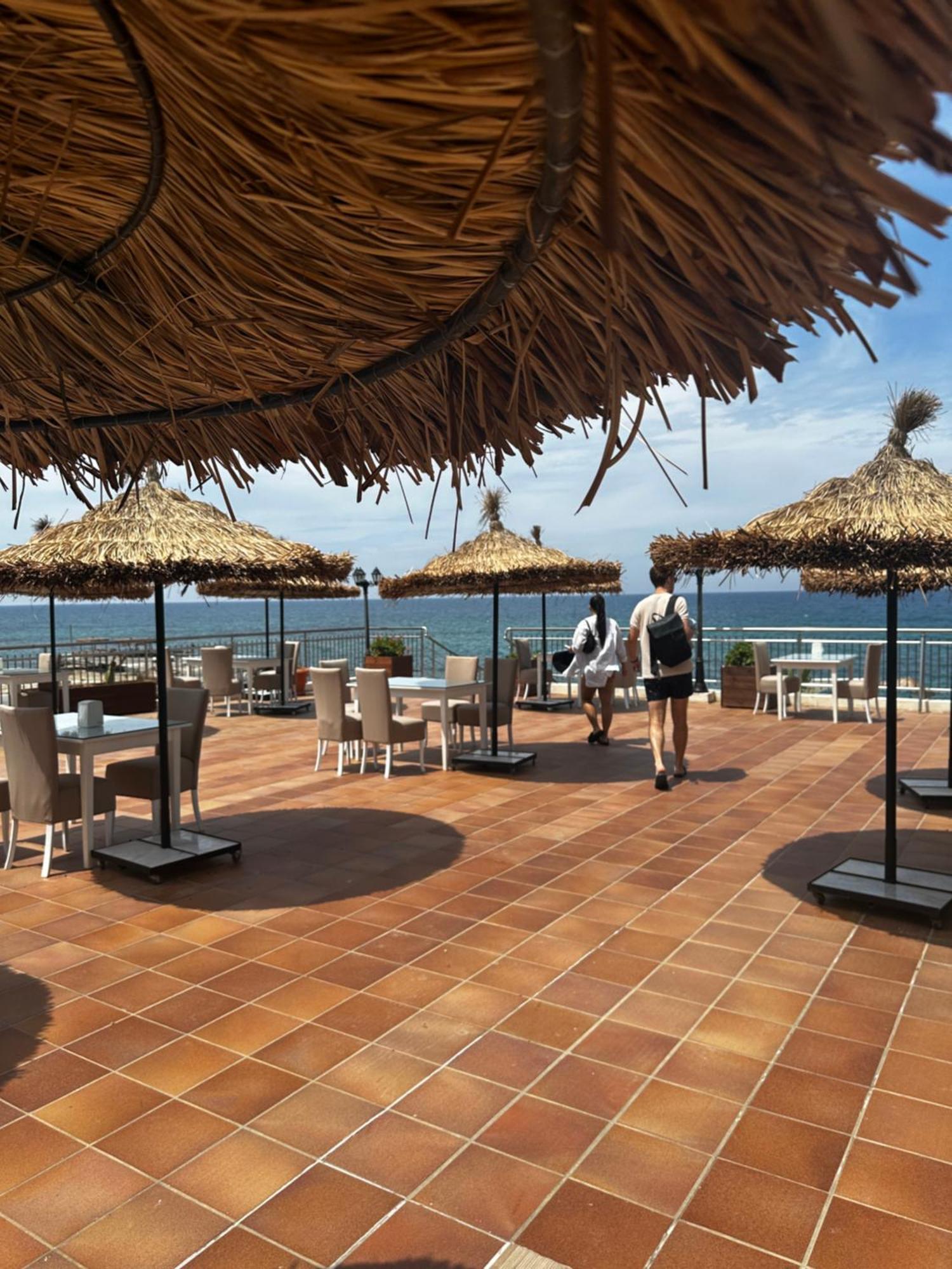 Manolya Hotel Лапитос Екстериор снимка