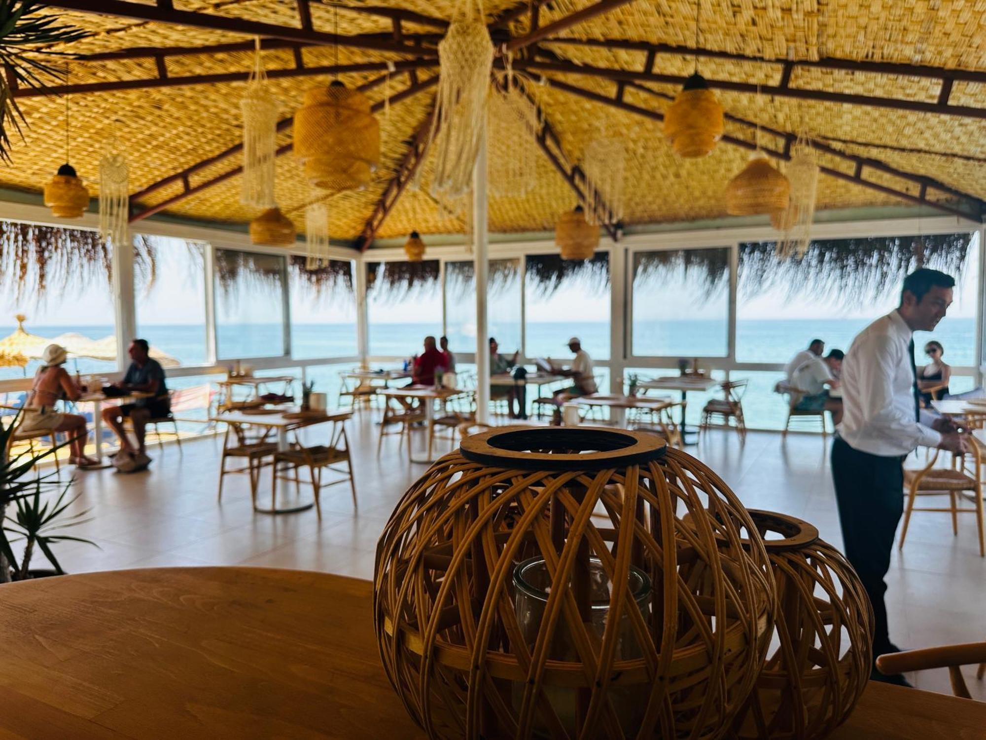 Manolya Hotel Лапитос Екстериор снимка