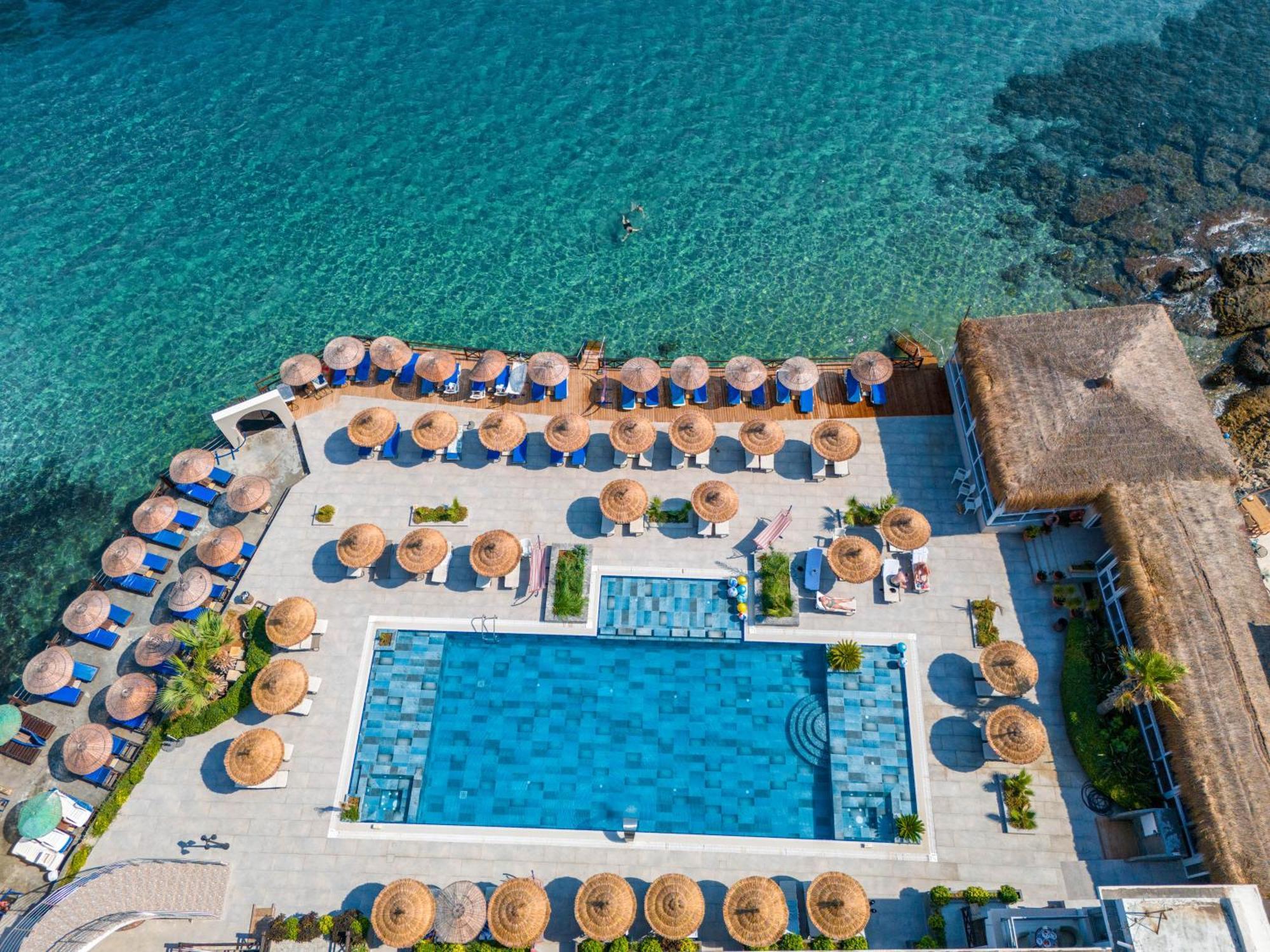 Manolya Hotel Лапитос Екстериор снимка