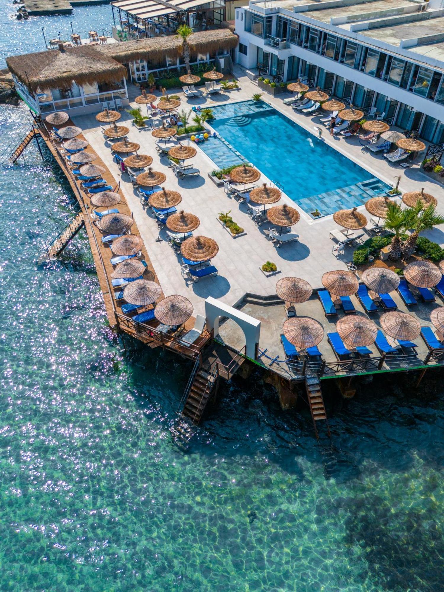 Manolya Hotel Лапитос Екстериор снимка