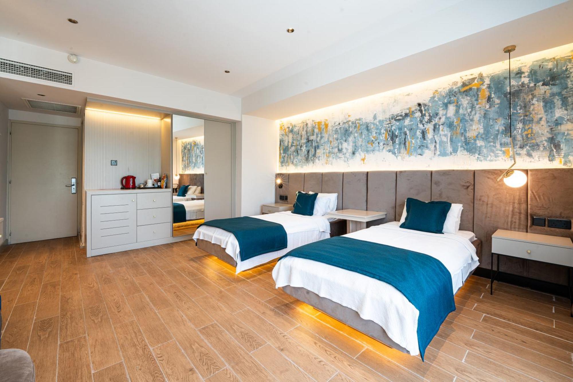 Manolya Hotel Лапитос Екстериор снимка